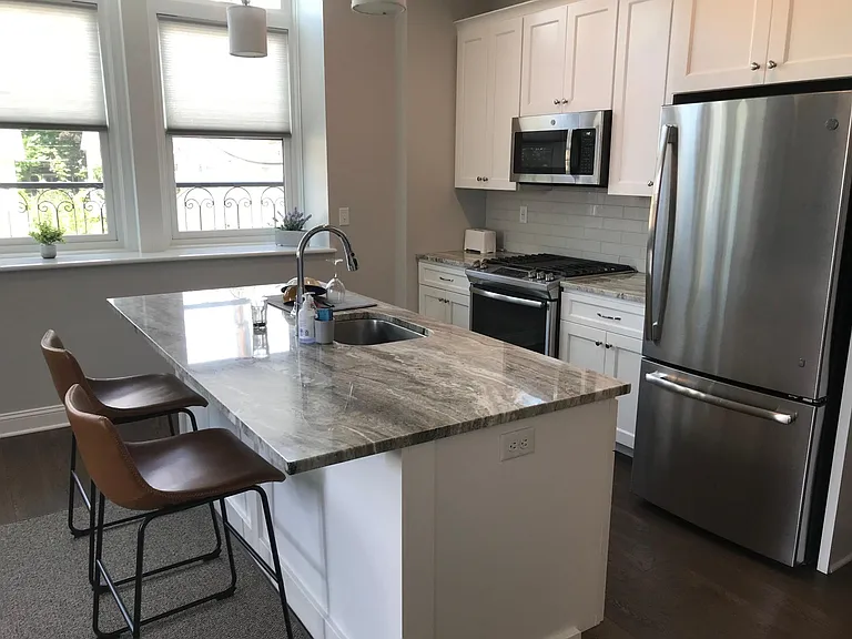 77 Van Dam St #206 — Photo 4