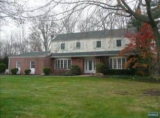 70 Oak Dr, Upper Saddle River, NJ 07458