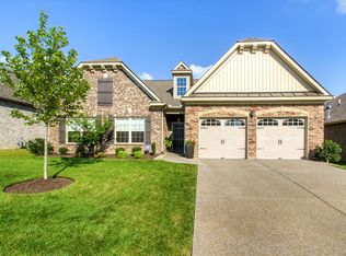 526 Cloverhill Ln, Lebanon, TN 37090