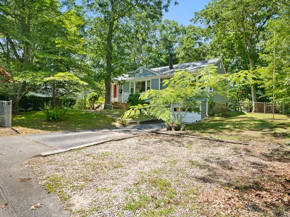 60 Pamela Avenue, Groton, CT 06340