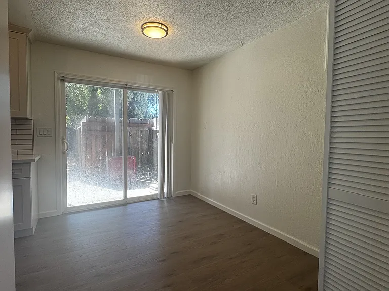 370 Bird St #370 — Photo 7