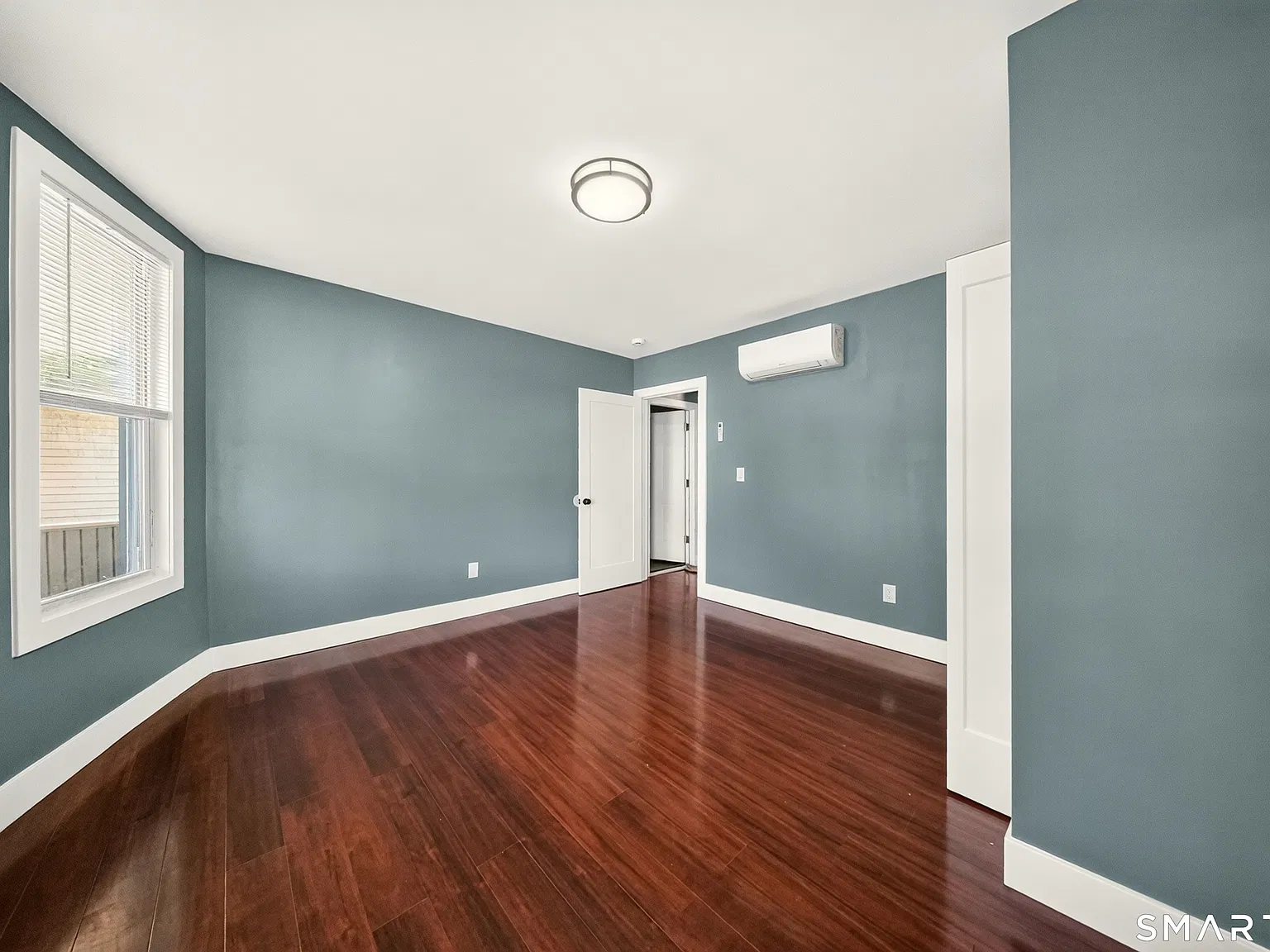 3 bed, 1.0 bath, 1170 sqft, $2,600 — Photo 3