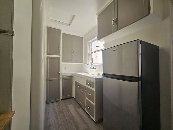 2nd image of 4033 Park Blvd