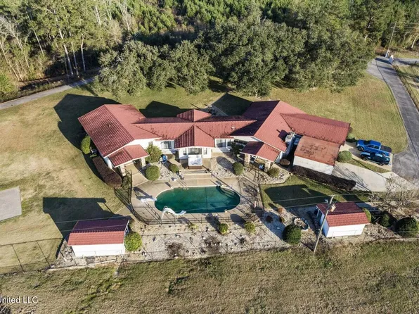 113 Lucas Rd, Sumrall, MS 39482