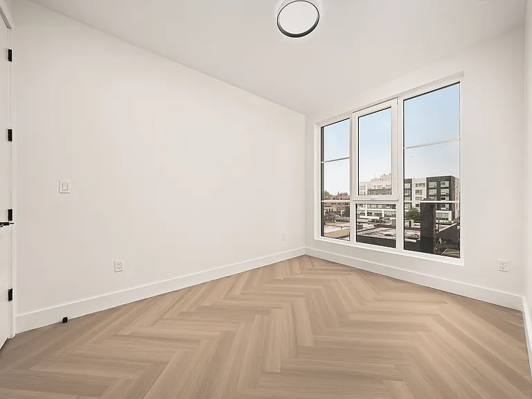 34-16 38th St #723 — Photo 7