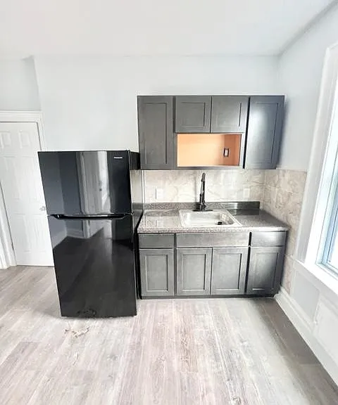 492 Park Ave #10 — Photo 2