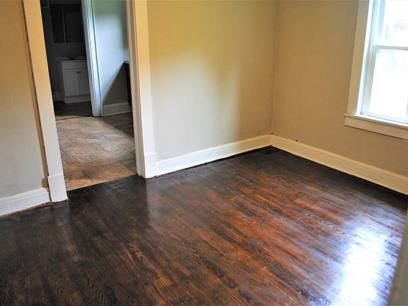 3rd image of 4622 Lancaster Ave #A