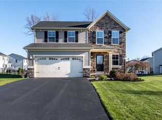 68 Tuscany Ln, Webster, NY 14580