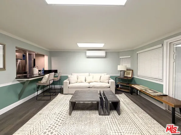 942 S Bronson Ave, Los Angeles, CA 90019
