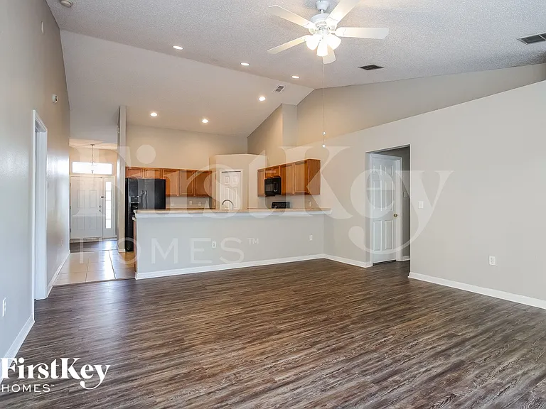 310 Puffer Ct — Photo 5