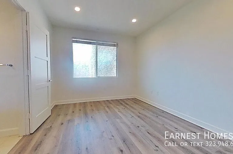 14412 Killion St #401 — Photo 17