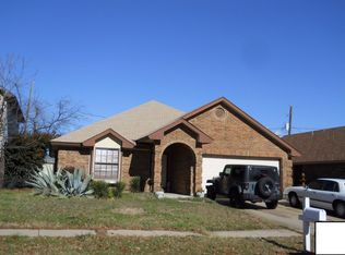 611 Oakland Hills Dr, Arlington, TX 76018