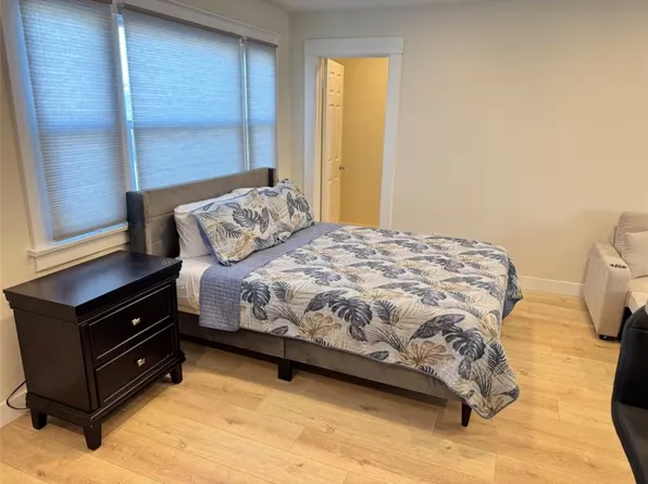 123 6th St #123, Huntington Beach, CA 92648