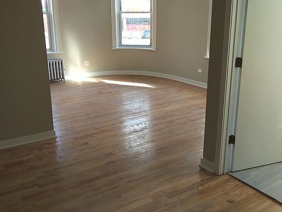 4th image of 3250 N Pulaski Rd #205