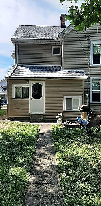 2nd image of 1206 Holly Ave