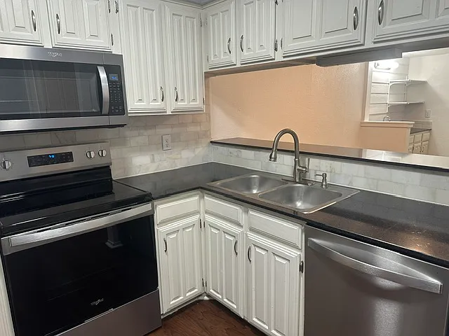 2 bed, 1356 sqft, $1,950 — Photo 3