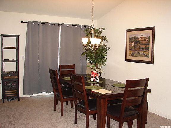 4th image of 254 Sunburst St
