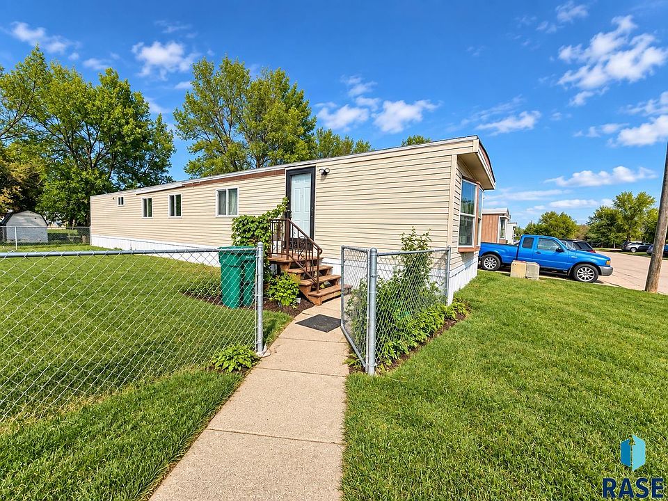 1st image of 6006 W Flamingo Pl