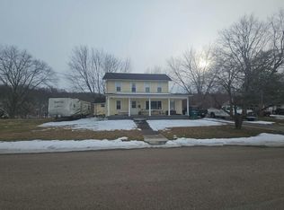 223 W 9th St, Williamstown, WV 26187