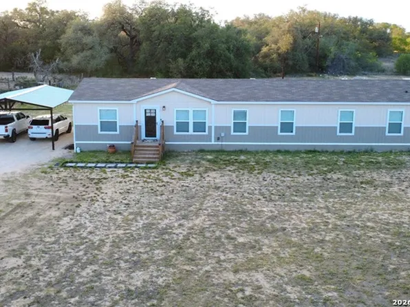 21585 Priest Rd, Elmendorf, TX 78112
