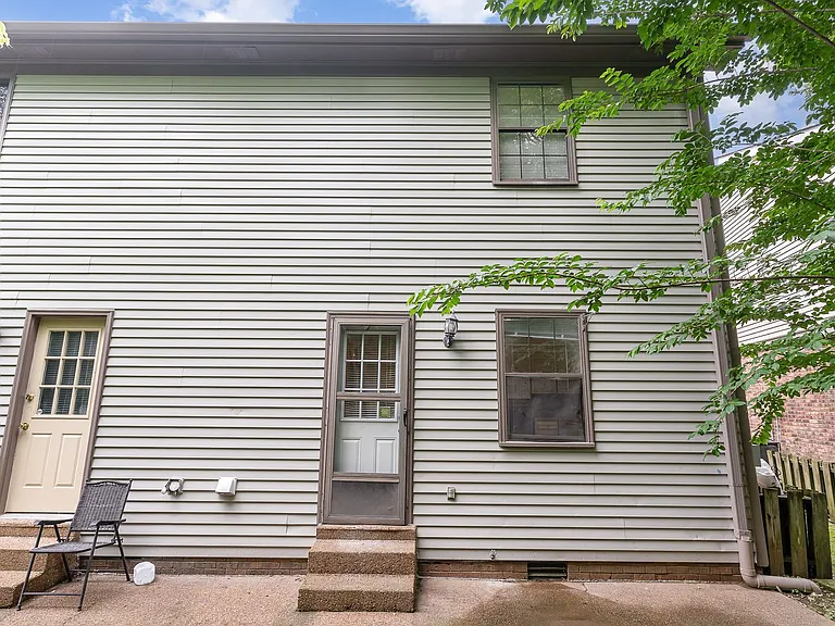 5869 Brentwood Trce — Photo 13