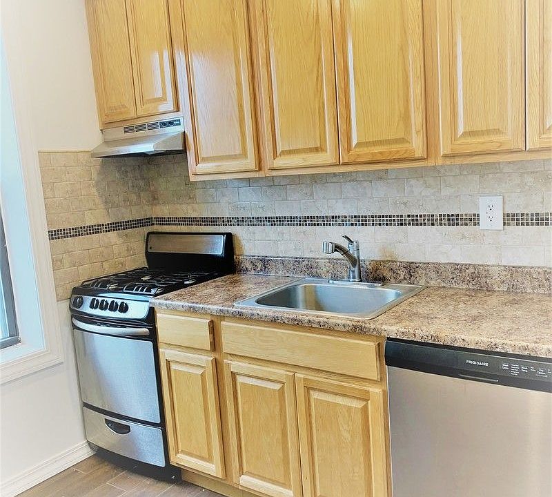 1st image of 2562 41st St APT 1D