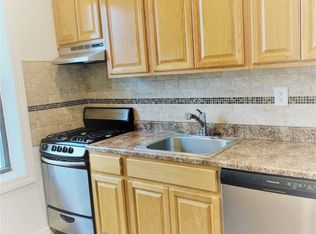 2562 41st St APT 1D, Astoria, NY 11103
