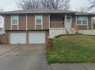 1811 N Lazy Branch Rd, Independence, MO 64058