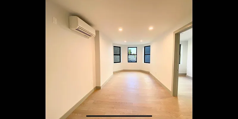 Rented by Delmark Realty LLC | media 60