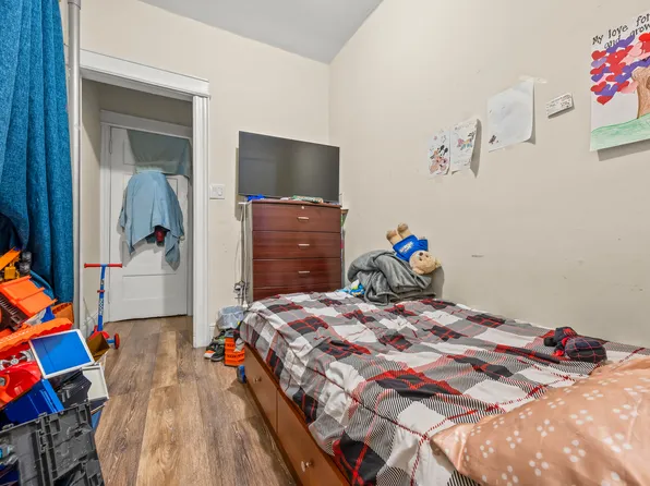 1517 Jefferson Avenue image 7 of 16