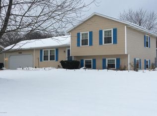 7484 Pheasant Run Dr, Hudsonville, MI