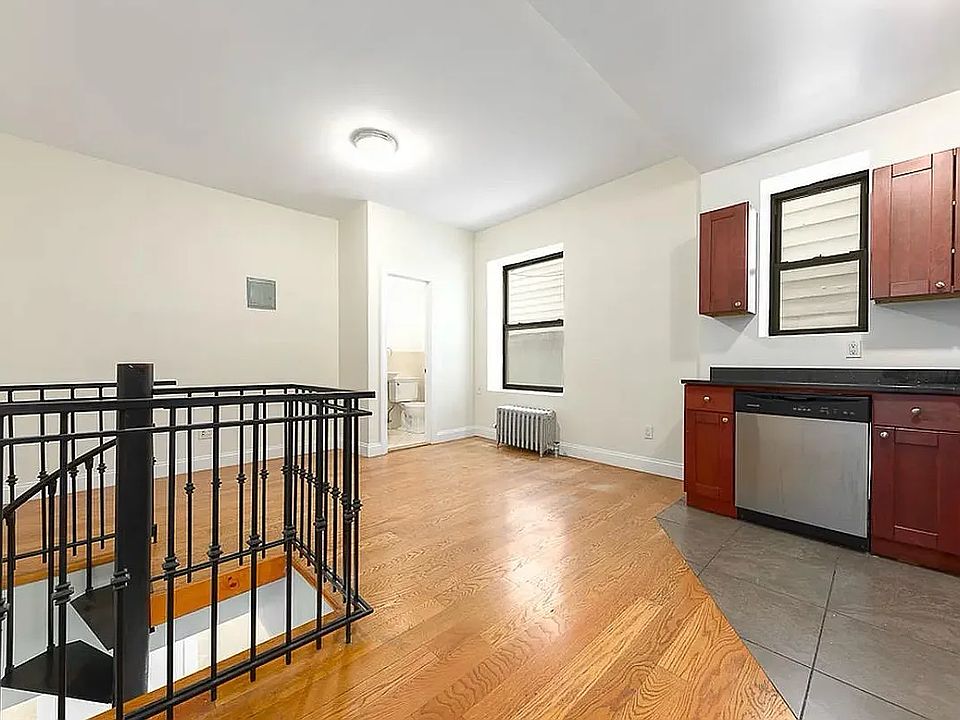 1st image of 301 Cumberland St #Oa3