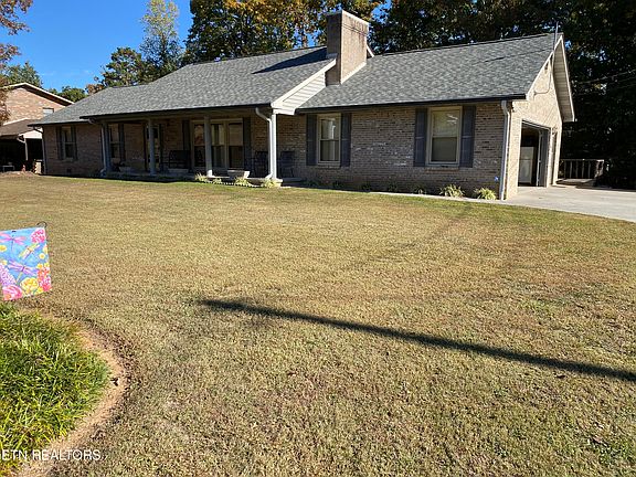 2nd image of 811 Berkay Ln