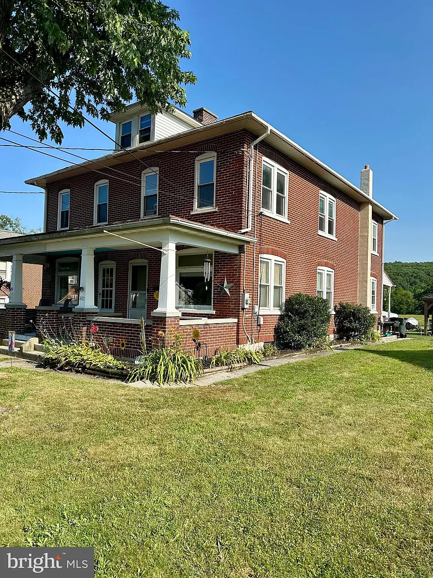 452 Freehall St photo 1