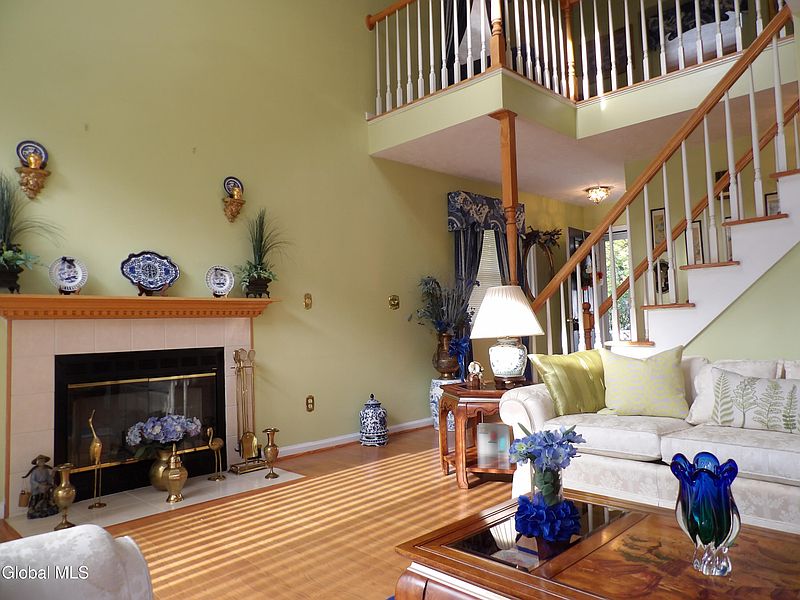 4th image of 16 Brook Street