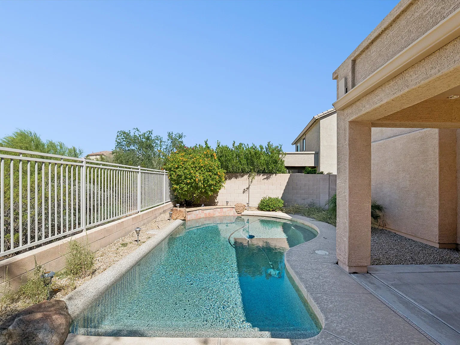 4 bed, 2230 sqft, $3,099 — Photo 2