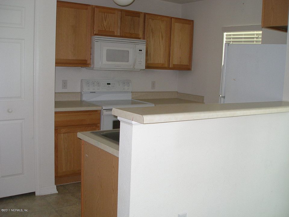 2nd image of 7401 Palm Hills Dr