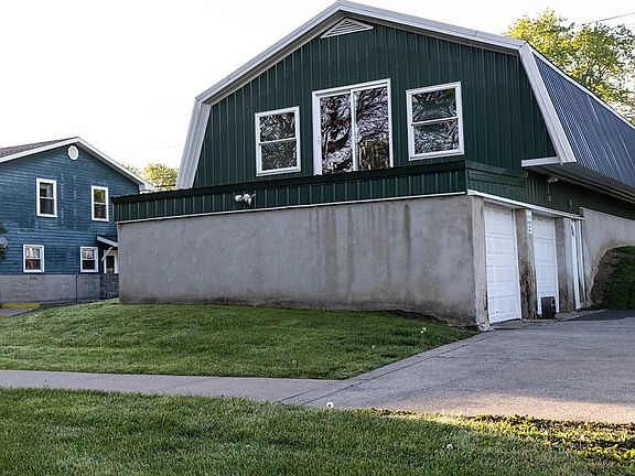 3rd image of 129 Utica Rd