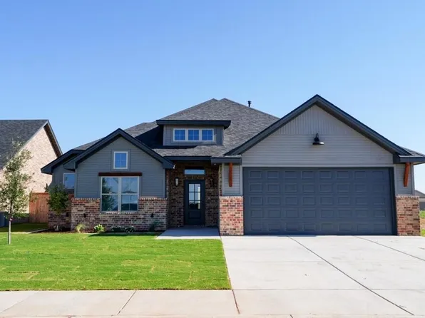 1110 N 6th St, Wolfforth, TX 79382