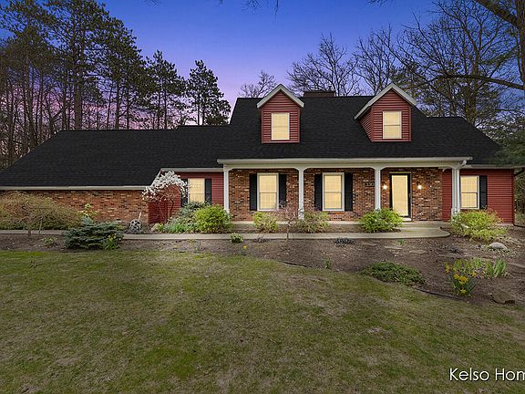 2nd image of 3310 Lake Dr