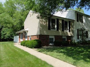 80 Carriage Hl, Macomb, IL 61455