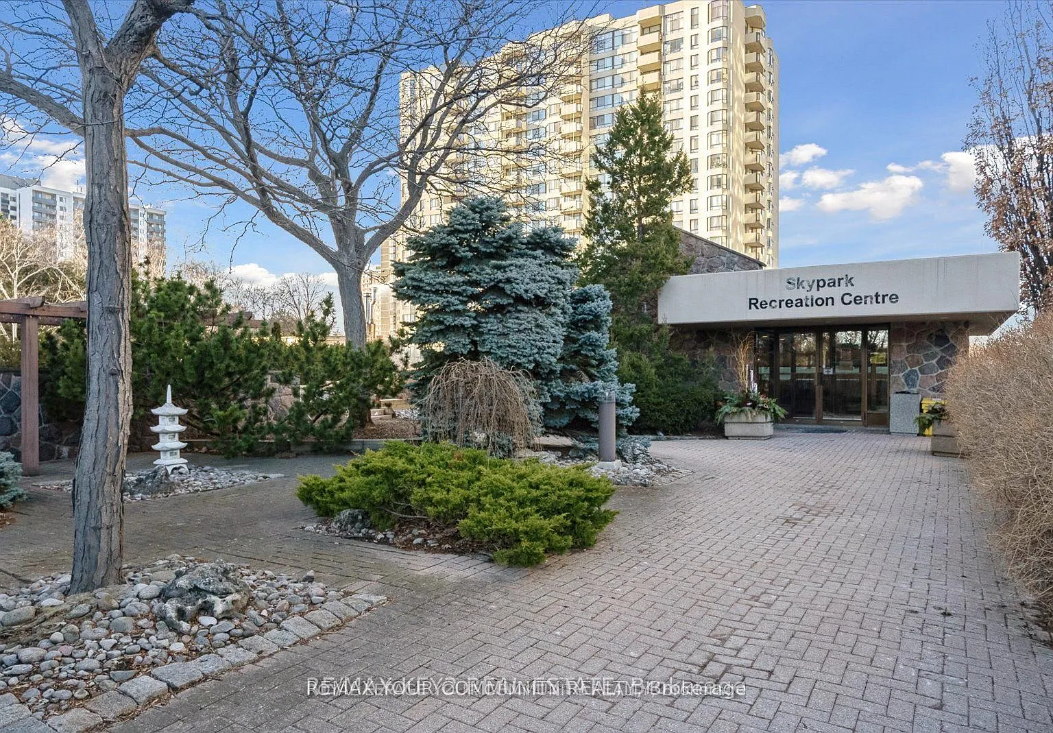 3 bed, $3,000 — Photo 2