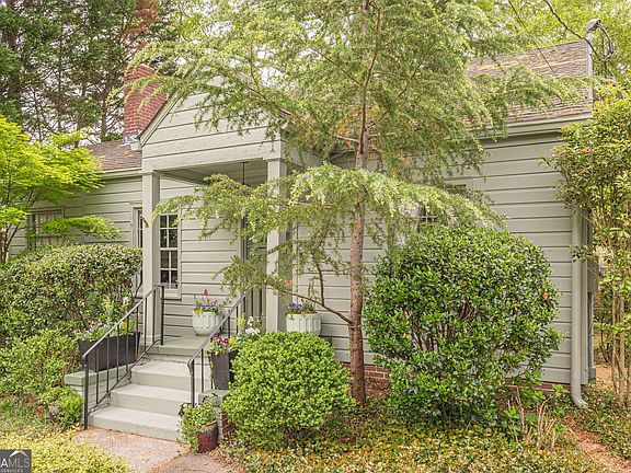 5th image of 712 Berkeley Ave NW