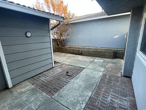 3rd image of 135 Dawson Pl
