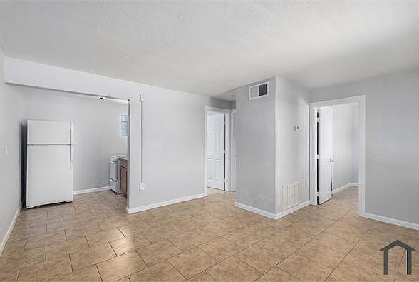 1st image of 2146 E Taylor St APT 3