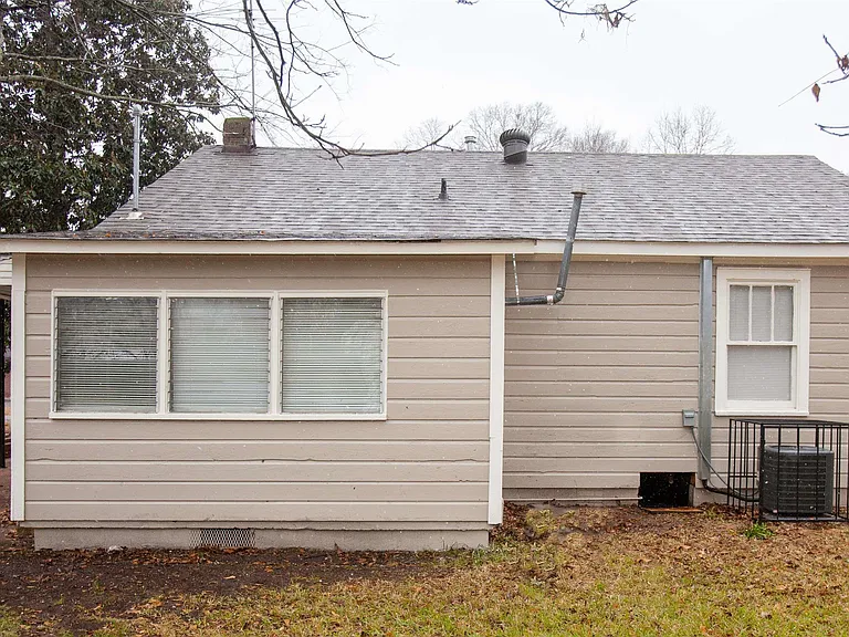 4701 Atkins St — Photo 17