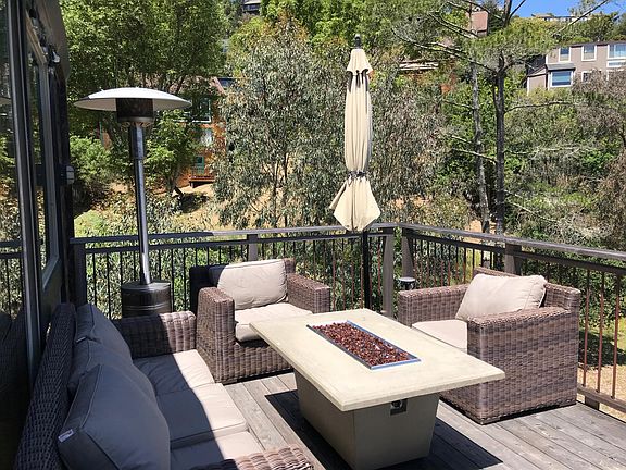 large back deck off living/dining rooms - flat backyard lead