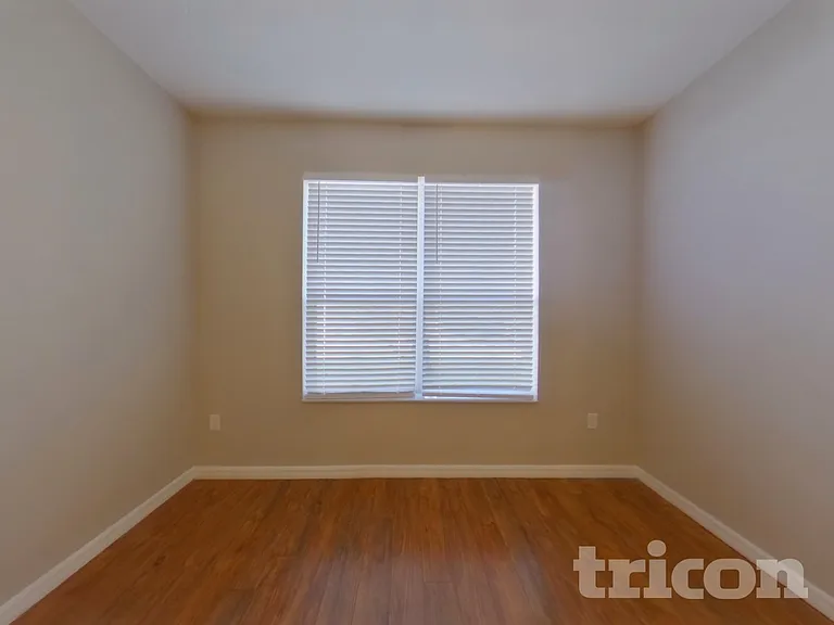 351 Fairmount Park Ct — Photo 5