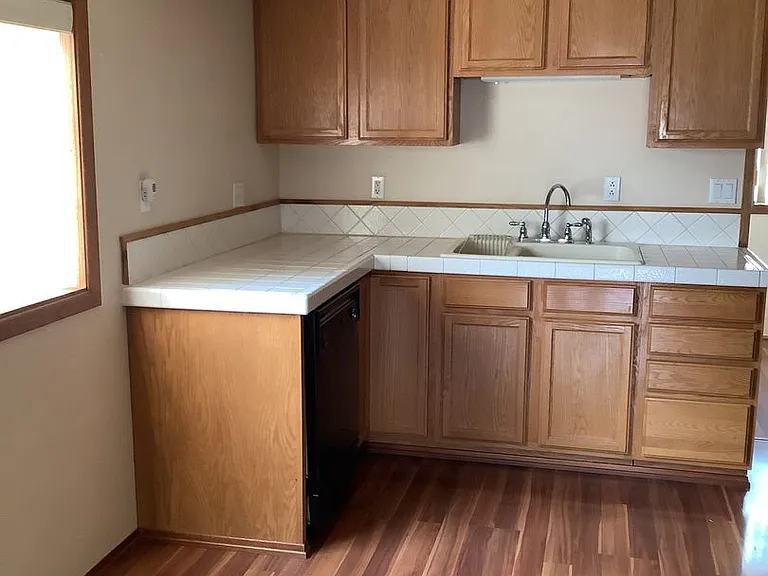 4640 Balsam Dr — Photo 12