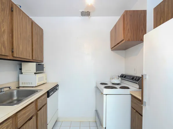 235 East 49th Street image 7 of 12